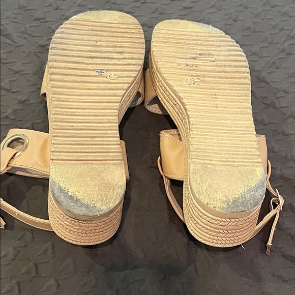 Henry Ferrera Beige Platform Sandals - Picture 8 of 16